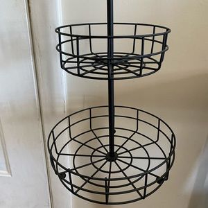 2 tier black wire decor